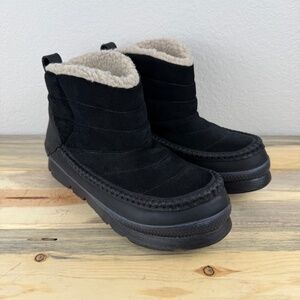 Manitobah Mucklucks Boots Black Waterproof Insulated Puffer Size 10.5